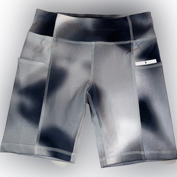 Athletic Works Girls Bike Shorts, Multi Color Black & White - Picture 1 of 4
